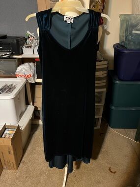 Jump Velvet Sleeveless Midi Dress in Deep Teal-Blue